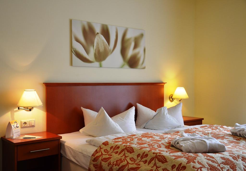 Wyndham Garden Quedlinburg Stadtschloss Phòng bức ảnh