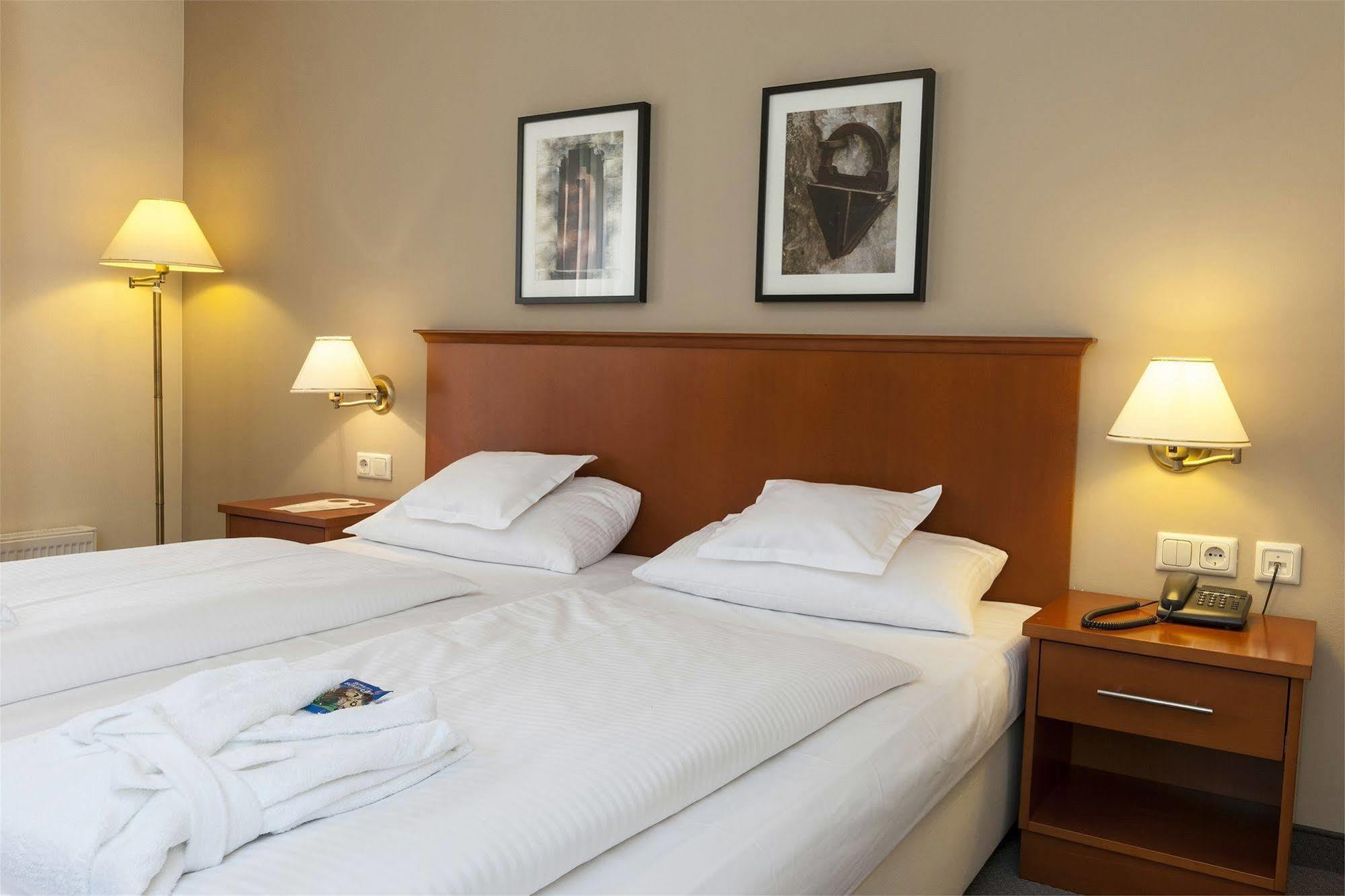 Wyndham Garden Quedlinburg Stadtschloss Ngoại thất bức ảnh